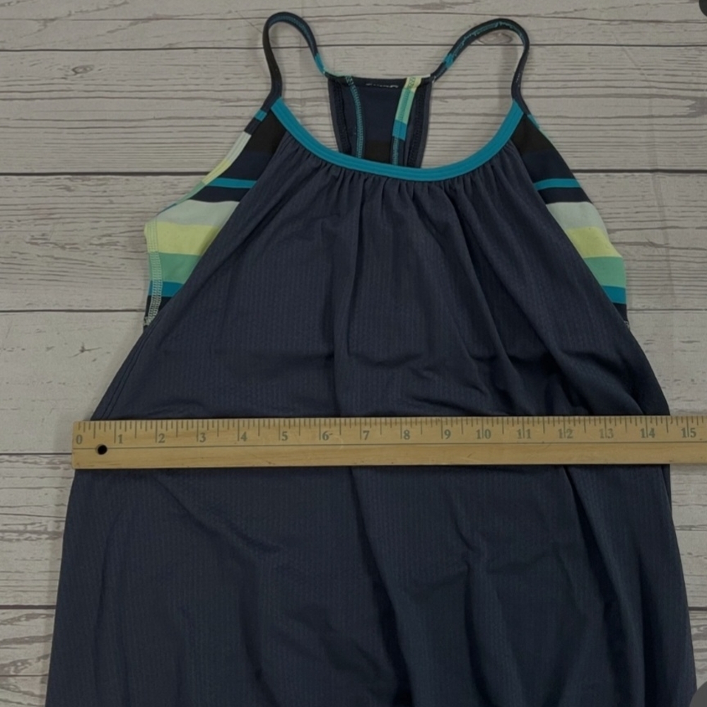 Lululemon Black and Teal Sports Bra/Tank - Picture 5 of 8